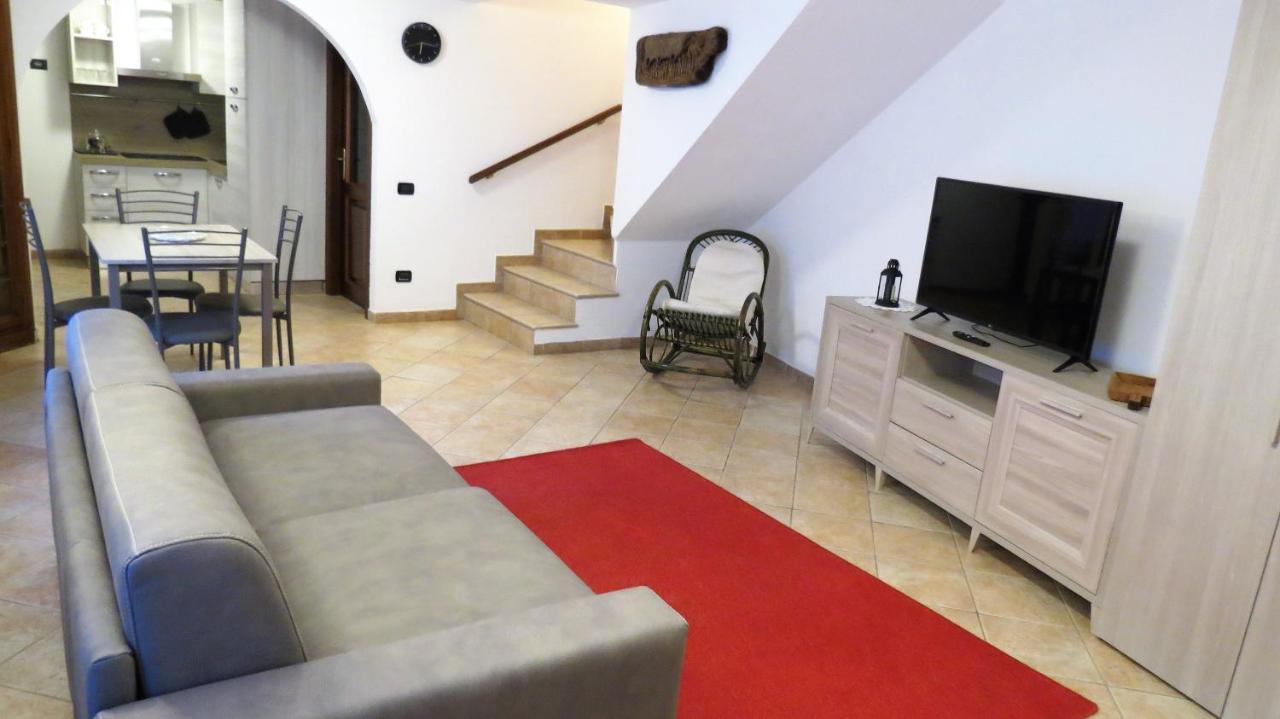 Lo Gnomo Sotto Al Glicine Apartment Chatillon Ngoại thất bức ảnh