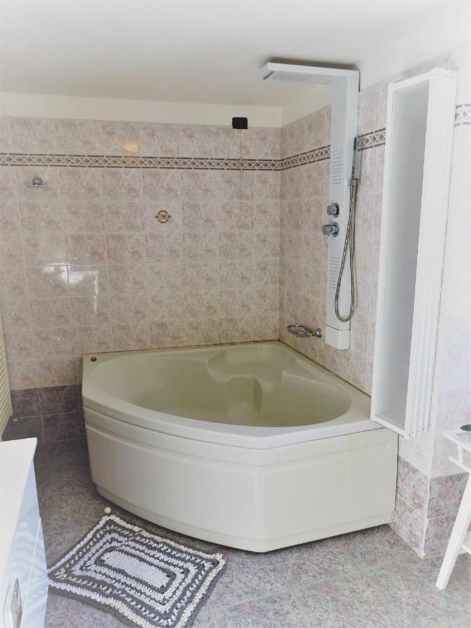 Lo Gnomo Sotto Al Glicine Apartment Chatillon Ngoại thất bức ảnh