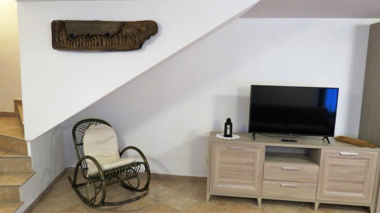Lo Gnomo Sotto Al Glicine Apartment Chatillon Ngoại thất bức ảnh